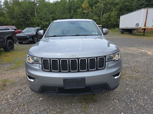 Used 2018 Jeep Grand Cherokee Laredo AWD/4WD image 8