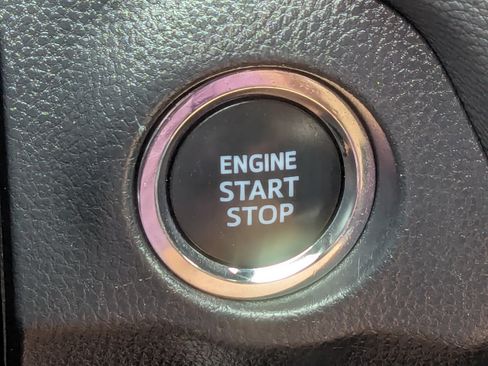 Used 2023 Toyota RAV4 XLE FWD image 28
