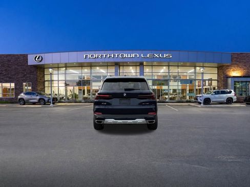 Used 2024 BMW X5 xDrive40i w/ Parking Assistance Package AWD/4WD image 22