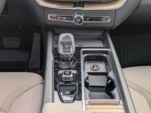 New 2026 Volvo XC60 B5 Plus w/ Protection Package Premier image 21