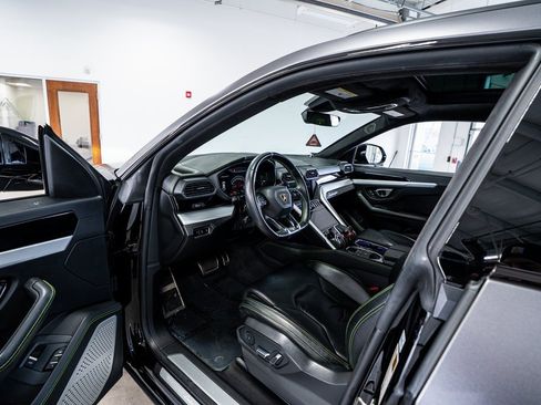 Used 2019 Lamborghini Urus image 38
