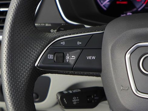 Used 2024 Audi Q5 e Premium Plus w/ Premium Plus Package image 30