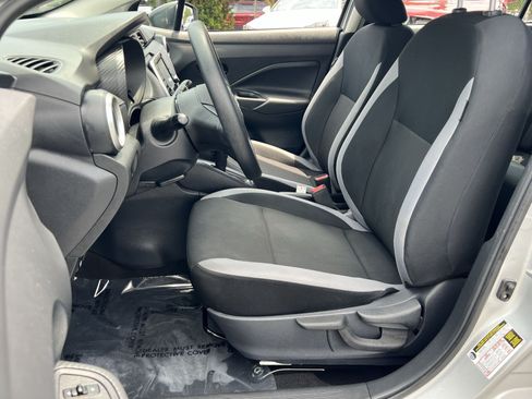 Used 2025 Nissan Versa S FWD image 12