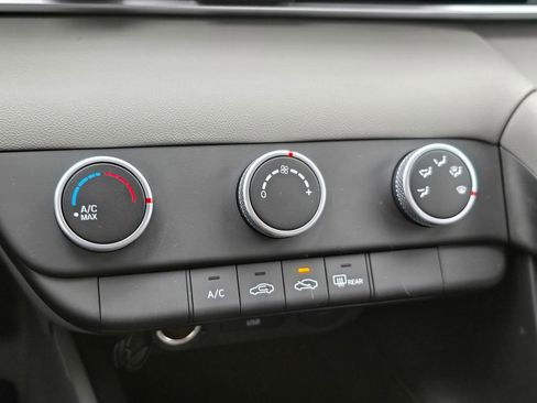 New 2026 Hyundai Elantra SE image 29