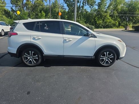 Used 2018 Toyota RAV4 LE w/ All Weather Liner Package FWD image 8