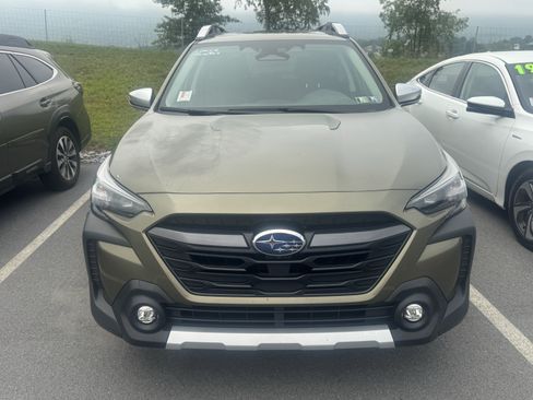 Used 2024 Subaru Outback Touring AWD/4WD image 2