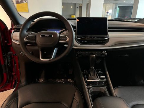 Used 2025 Jeep Compass Limited AWD/4WD image 34