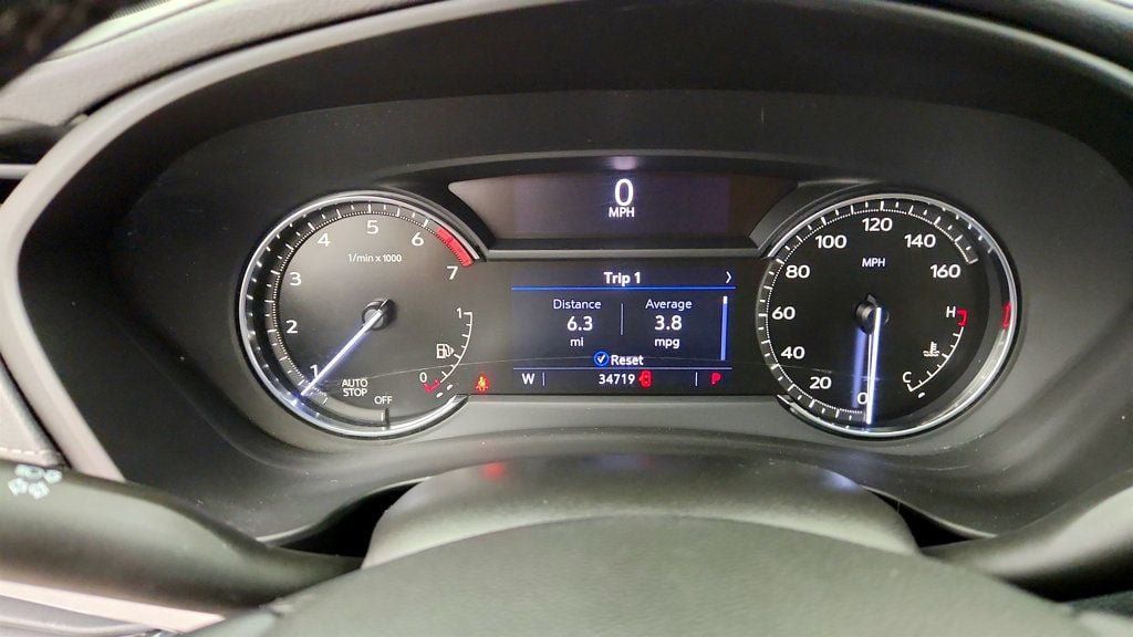 Used 2023 Cadillac XT4 Luxury w/ Driver Awareness Package FWD image 13