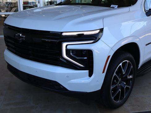 Certified 2025 Chevrolet Suburban RST w/ Comfort Package image 6