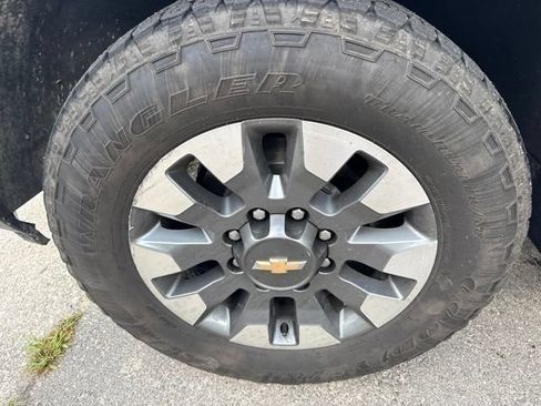 Used 2024 Chevrolet Silverado 2500 Custom w/ Custom Convenience Package AWD/4WD image 6
