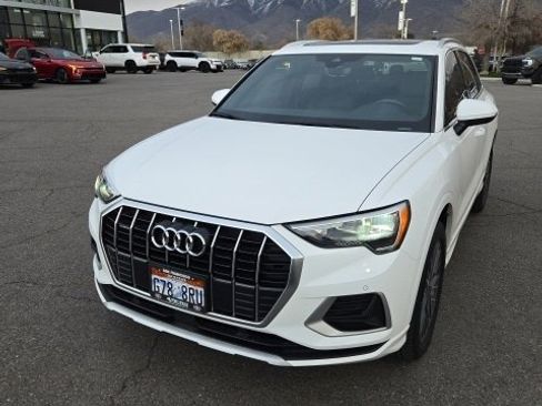 Used 2021 Audi Q3 2.0T Premium w/ Convenience Package image 2