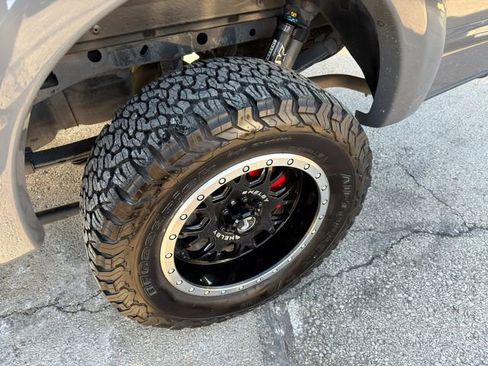 Used 2019 Ford F150 Lariat w/ Equipment Group 502A Luxury image 14