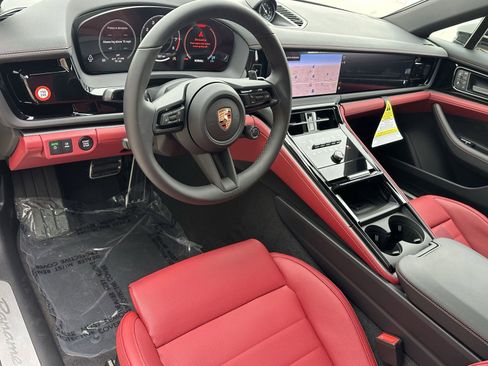 New 2026 Porsche Panamera 4 image 4