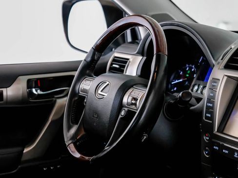 Used 2015 Lexus GX 460 w/ Premium Package AWD/4WD image 14