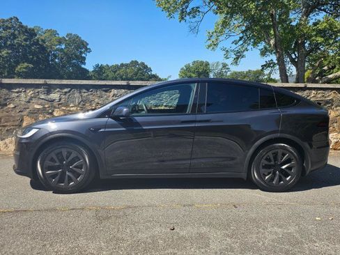 Used 2024 Tesla Model X AWD/4WD image 8