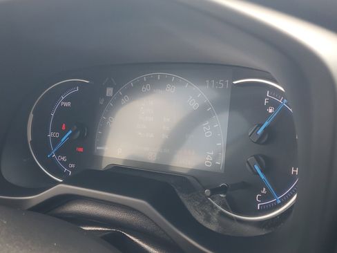 Used 2023 Toyota RAV4 XLE Premium image 25