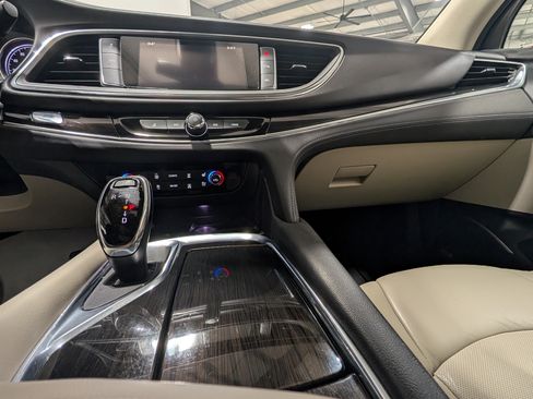 Used 2019 Buick Enclave Premium AWD/4WD image 22