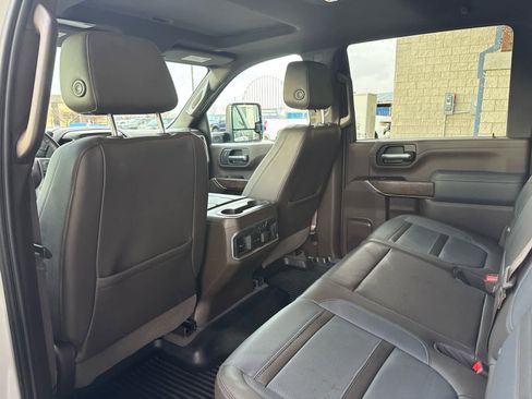 Used 2023 GMC Sierra 3500 Denali w/ Technology Package image 29