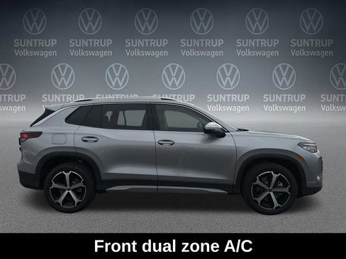 Used 2026 Volkswagen Tiguan SE AWD/4WD image 6