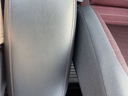 Used 2025 Toyota Corolla SE image 38