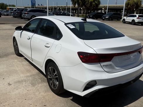 Used 2023 Kia Forte GT-Line FWD image 3