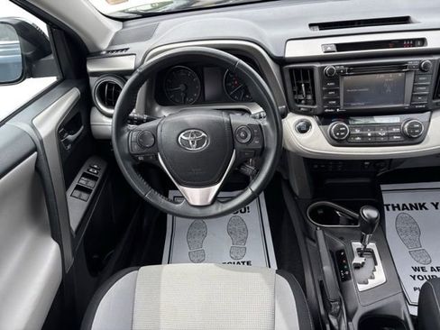 Used 2018 Toyota RAV4 XLE AWD/4WD image 14