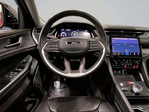 Used 2023 Jeep Grand Cherokee L Limited w/ Luxury Tech Group II AWD/4WD image 5