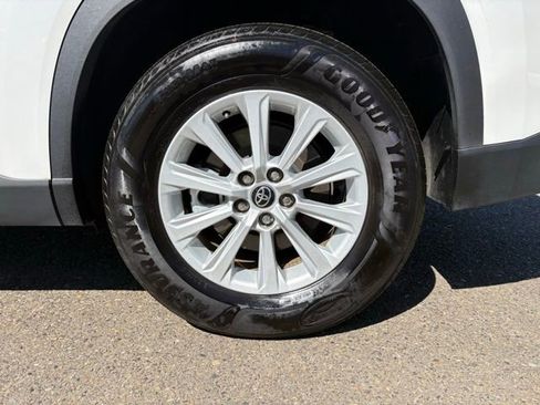 Used 2024 Toyota Grand Highlander AWD image 9