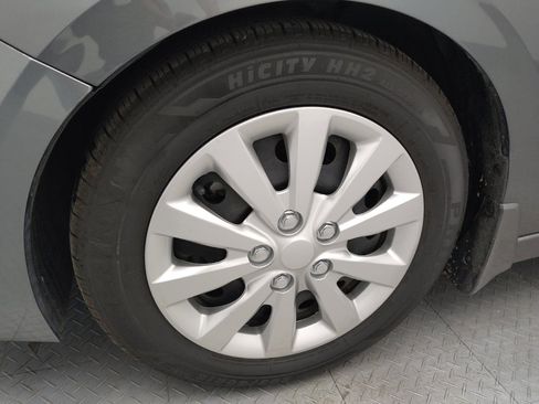 Used 2021 Nissan Sentra S FWD image 31