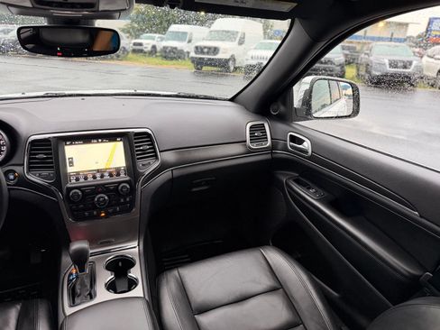 Used 2018 Jeep Grand Cherokee Limited RWD image 27