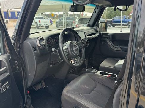 Used 2013 Jeep Wrangler Unlimited Sport image 10