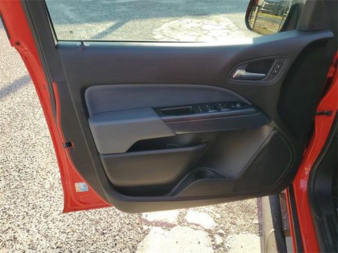 Used 2017 Chevrolet Colorado Z71 image 8