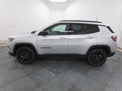 New 2026 Jeep Compass Latitude image 2