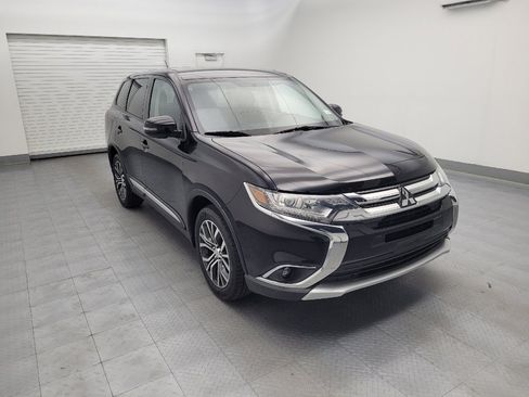 Used 2016 Mitsubishi Outlander SE AWD/4WD image 13