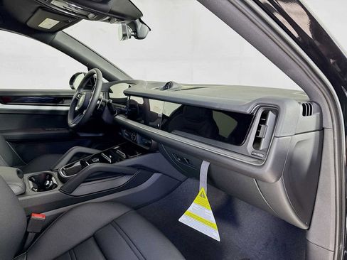 New 2026 Porsche Cayenne S image 22
