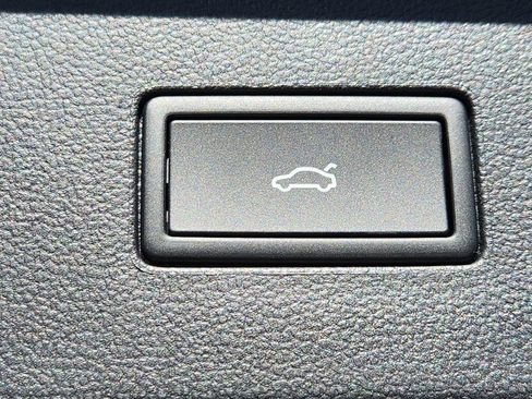 New 2026 Volkswagen Atlas SEL Premium R-Line image 24