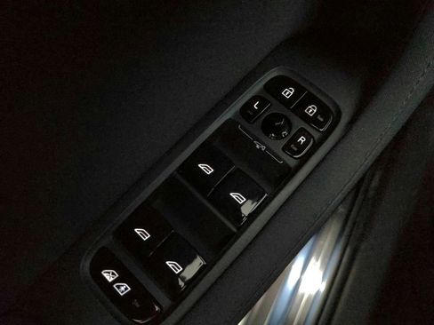 Used 2012 Toyota Camry XLE FWD image 51