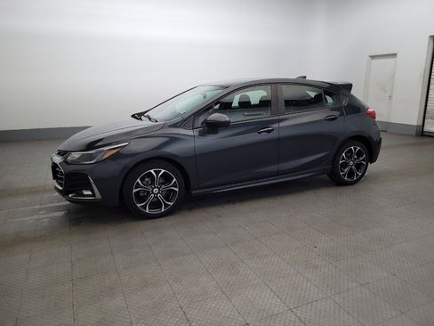 Used 2019 Chevrolet Cruze LT w/ Convenience Package image 2