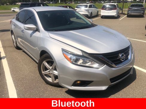 Used 2016 Nissan Altima 2.5 SV FWD image 2
