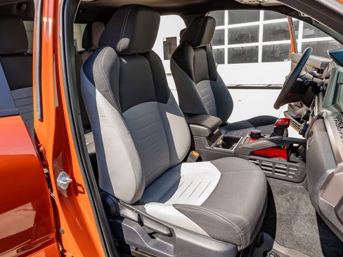 Used 2025 Toyota Tacoma TRD Off-Road image 32