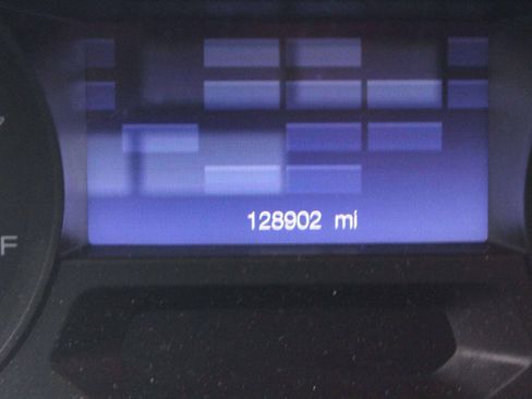 Used 2015 Ford Explorer XLT AWD/4WD image 8