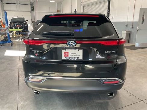 Used 2023 Toyota Venza Limited image 5