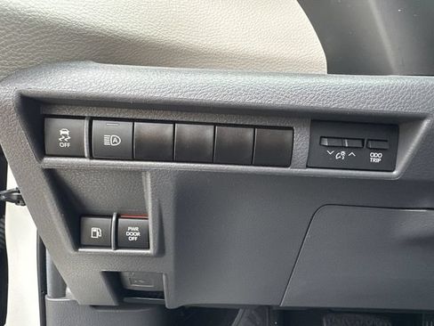 Used 2024 Toyota Sienna LE w/ LE Plus Package AWD/4WD image 29