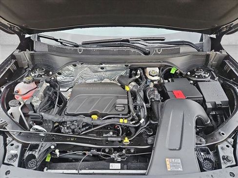 New 2026 Chevrolet Trax LT w/ LT Convenience Package FWD image 16