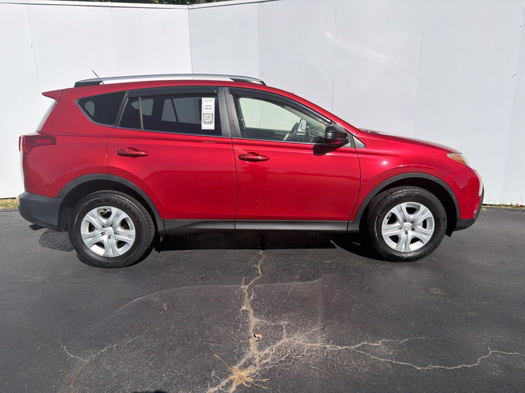 Used 2015 Toyota RAV4 LE AWD/4WD image 2