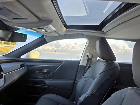 Used 2023 Lexus ES 350 w/ Premium Package image 21