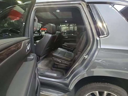 Used 2022 Chevrolet Tahoe LT w/ Luxury Package image 5