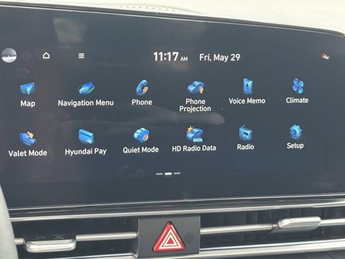 Certified 2025 Hyundai Elantra SEL FWD image 28