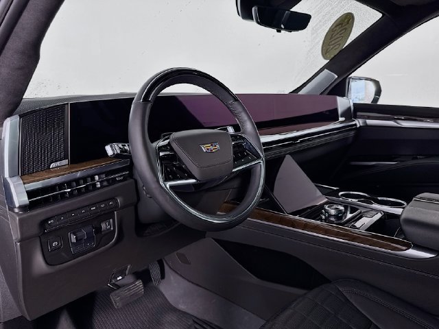 Used 2025 Cadillac Escalade Sport Platinum w/ LPO, Floor Liner Package AWD/4WD image 9
