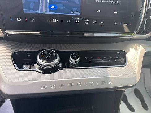 Used 2025 Ford Expedition Active AWD/4WD image 23